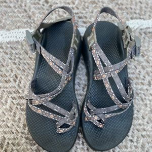 Women’s Gray Floral Chacos Size 9